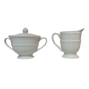 Gibson Everyday Claremont Pattern White
Sugar Bowl with Lid and Creamer Set